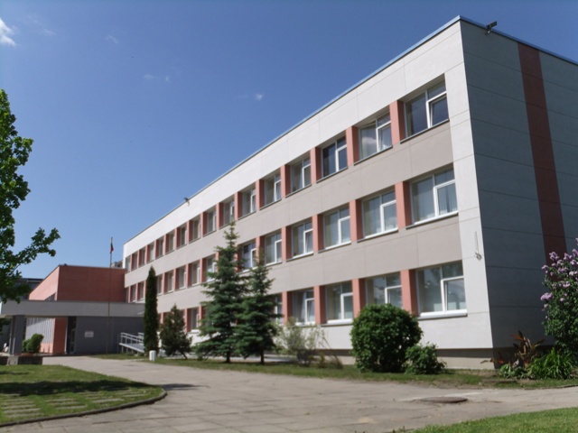 Mokyklos fasadas