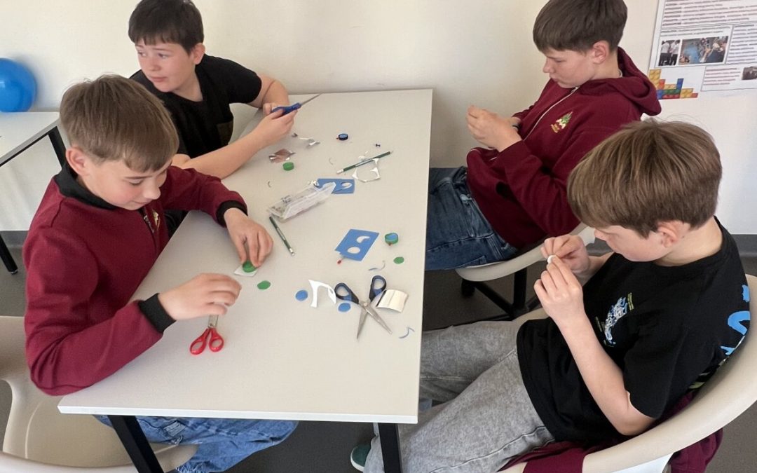 5a klasės mokiniai dalyvauja STEAM programoje „STEAM genijai“