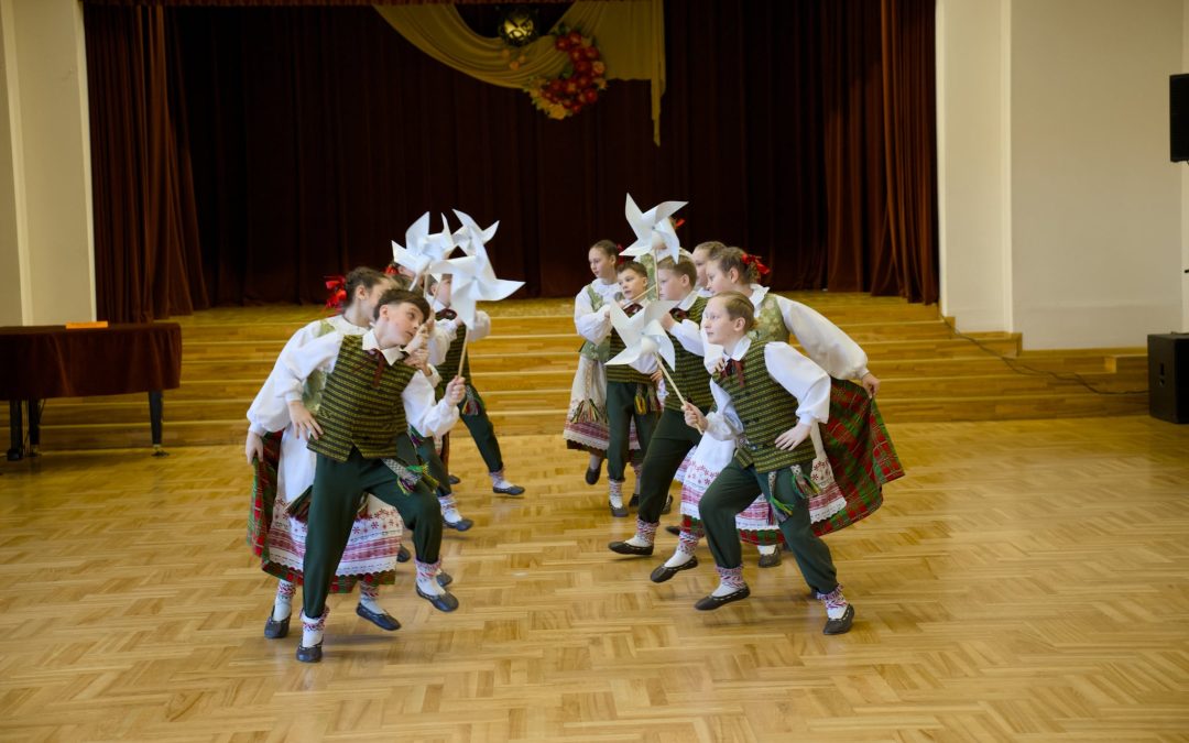 „Romuvėlė“ džiugins žiūrovus Lietuvos moksleivių dainų šventėje