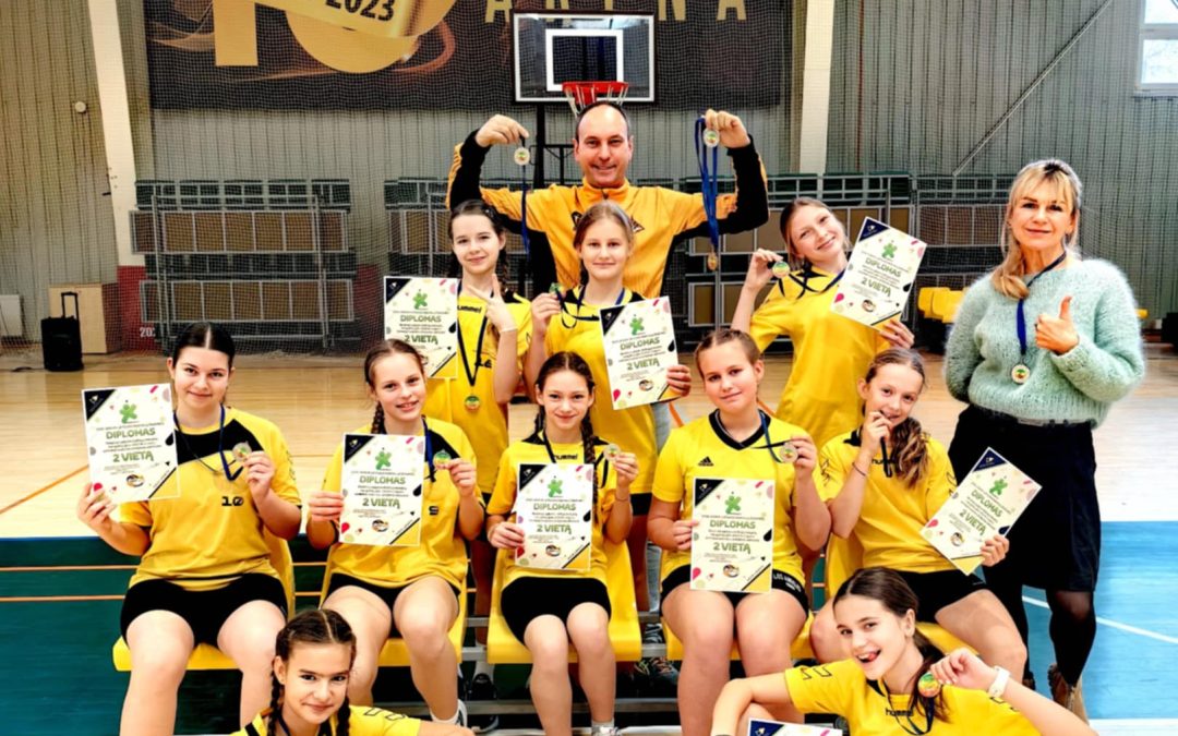 Lietuvos mokyklų žaidynių zoninės didžiųjų mokyklų 2013 m. gimimo ir jaunesnių mergaičių kvadrato varžybos