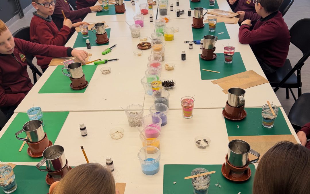 4b VDM klasės mokiniai edukacijoje „Šviesos menas“