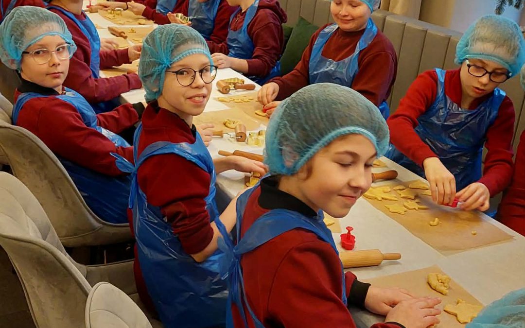 4b VDM klasė Kalėdinių sausainių dirbtuvėse